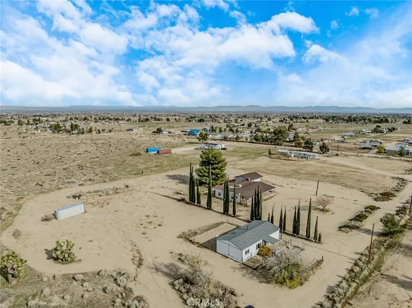 4232 Coyote Rd, Phelan, CA 92371