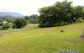 4th image of 214 Knollwood Dr