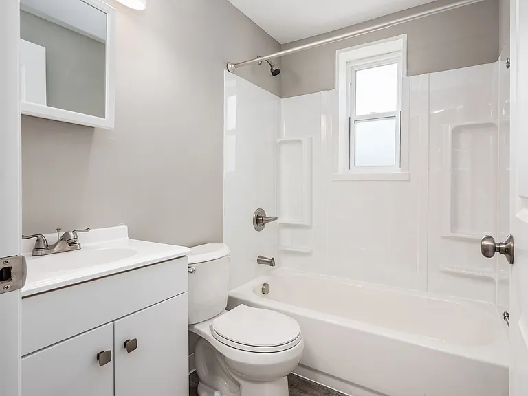 Columbus Park Apartments — Photo 11