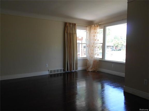 2nd image of 20268 Hunt Club Dr