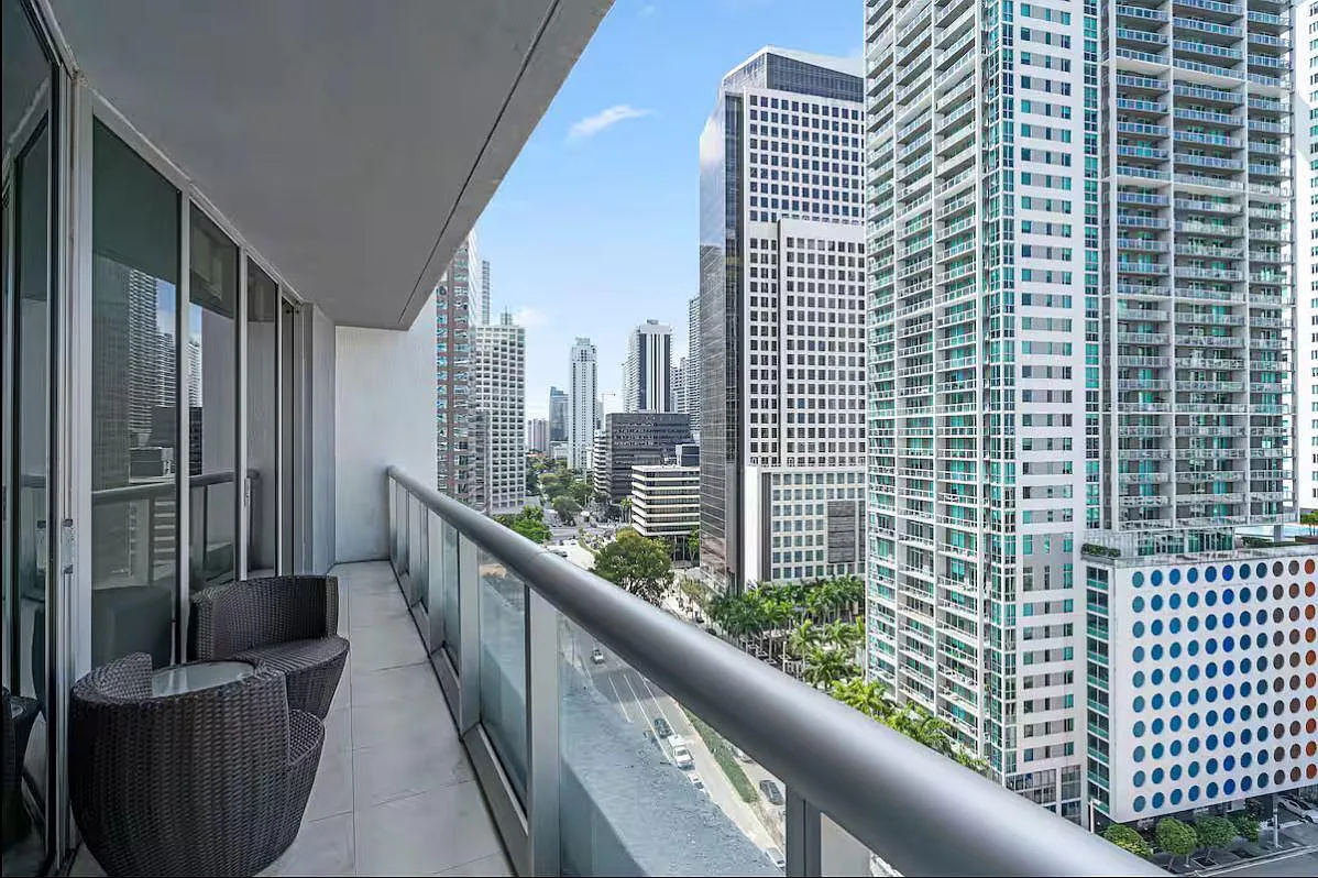 1 bed, $5,250 — Photo 2