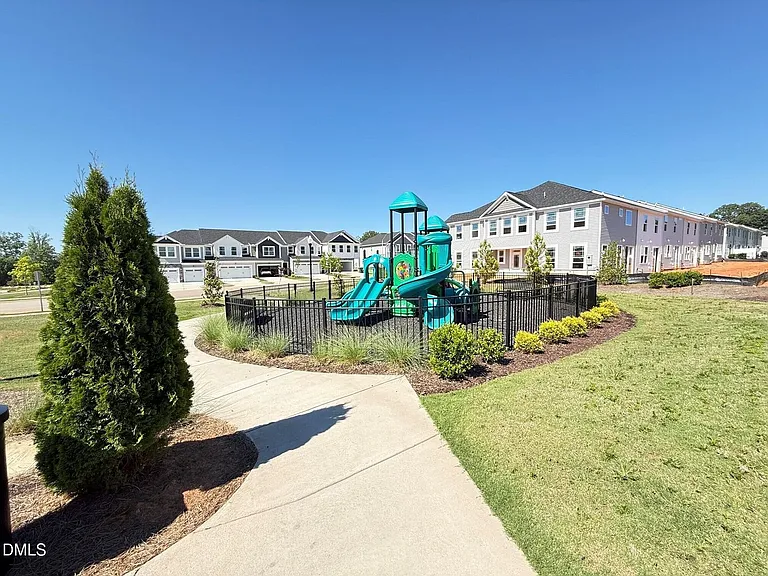 111 Umbrella Way — Photo 29