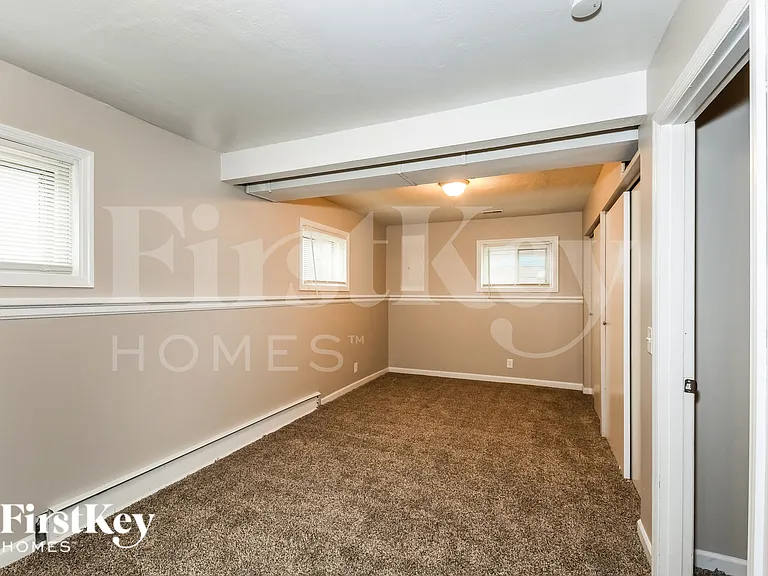 9846 Rivermont Dr — Photo 16