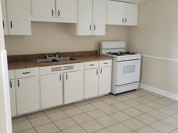 4th image of 503 N Dilton St