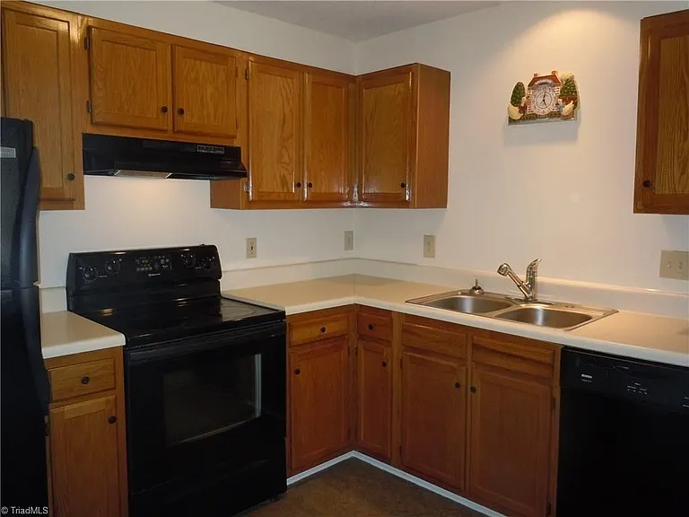 4007 Sourgum Ct — Photo 8