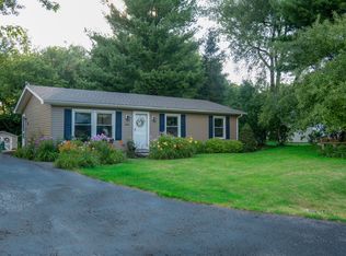 6301 Lake Shore Dr, Cary, IL 60013