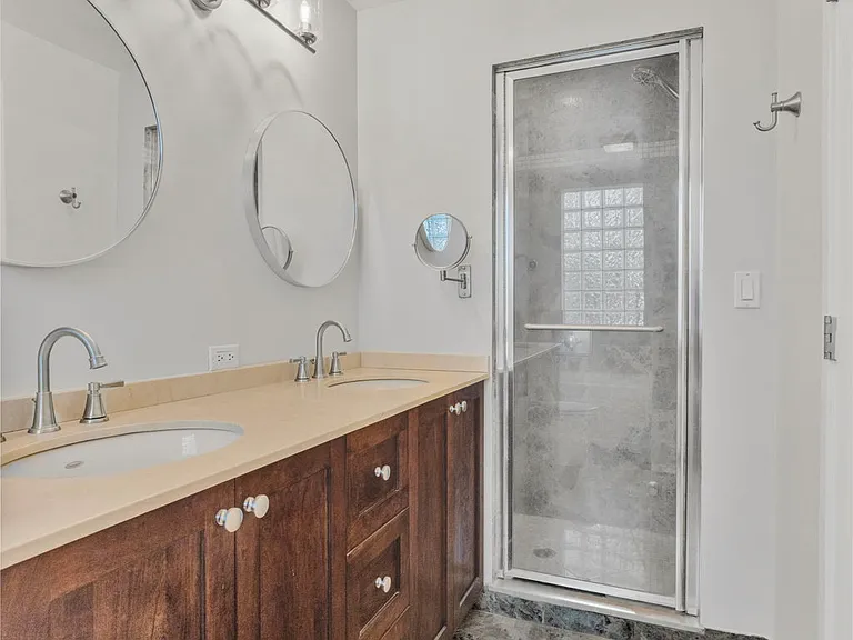 1747 N Wolcott Ave #2 — Photo 13