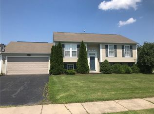 10 Lianne Dr, Rochester, NY 14626