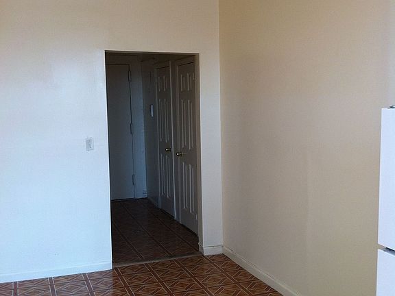 4th image of 1135 Boynton Ave APT 1M
