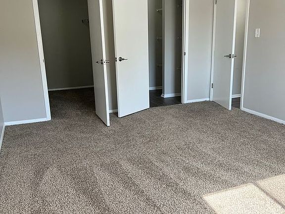 3rd image of 1081 Scarborough Ct #F5