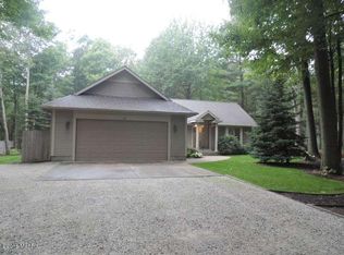 317 N Peterson Rd, Muskegon, MI 49445