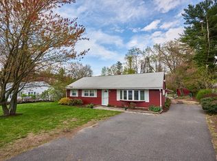 687 Bradley Rd, Springfield, MA 01109