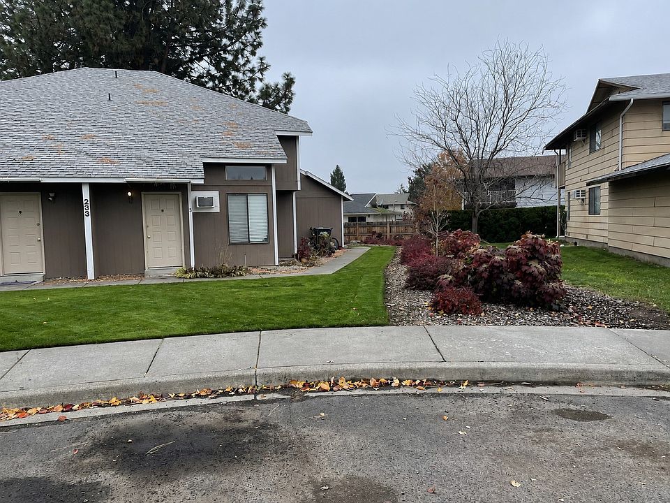 1st image of 233 NE Damson Pl APT 3