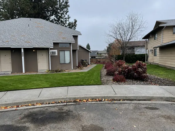 233 NE Damson Pl APT 3, College Place, WA 99324