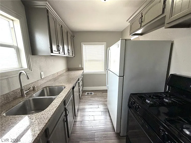 5930 Dodd St #B — Photo 5