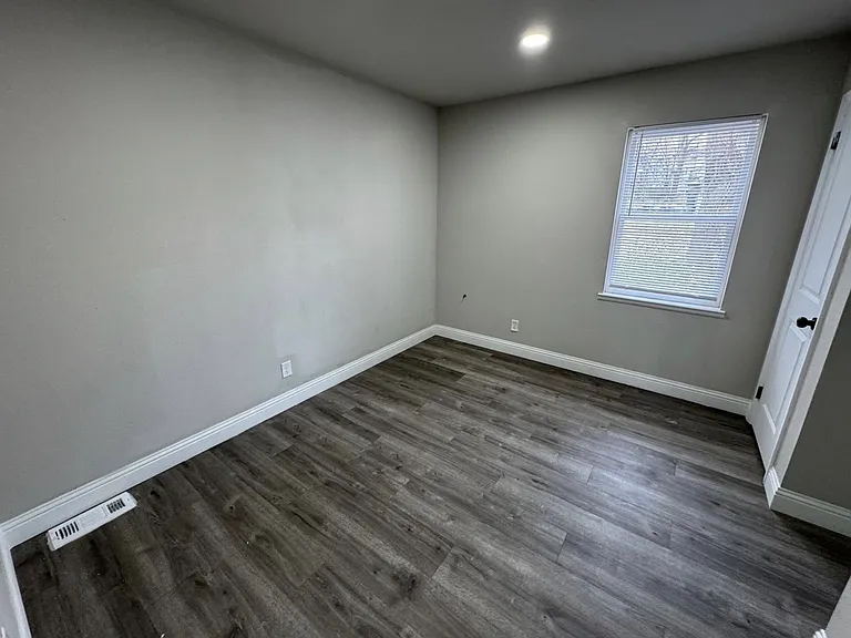 2301 Scott St — Photo 10