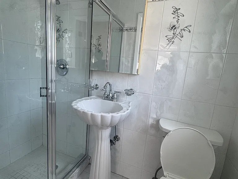 42 Amber St #2 — Photo 2