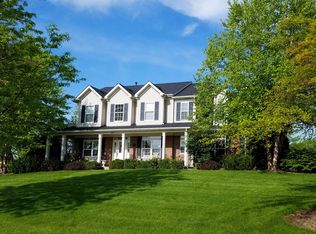 8781 Bentley Ln, Spring Grove, IL 60081