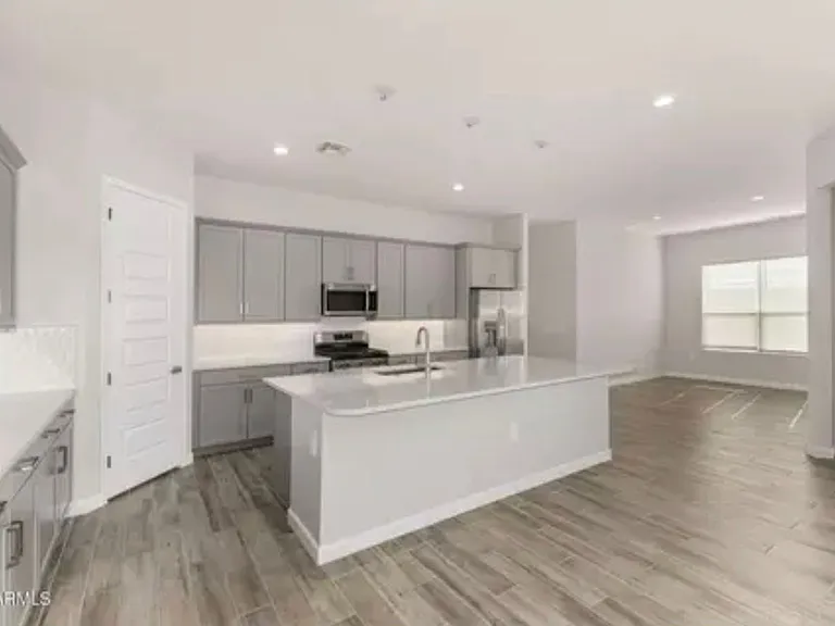 10250 W Adam Ave — Photo 10