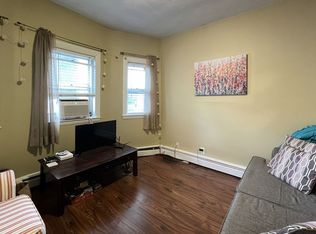 82 Willow St #1, Cambridge, MA 02141