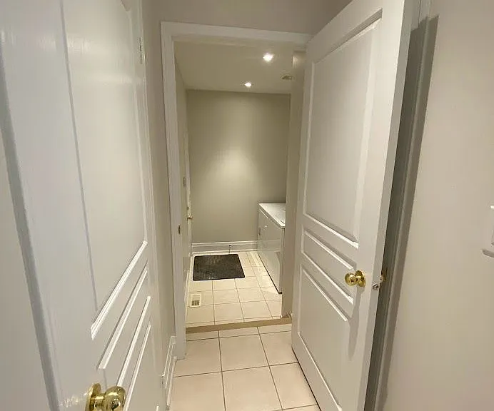 1812 Castlemore Ave — Photo 19