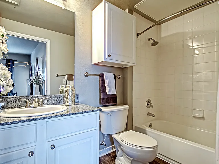 Stoneleigh Centerton Apartments — Photo 17