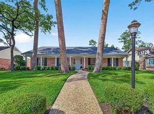 13726 Kingsride Ln, Houston, TX 77079