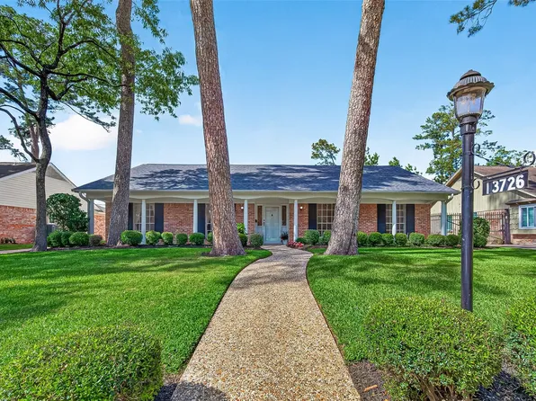 13726 Kingsride Ln, Houston, TX 77079