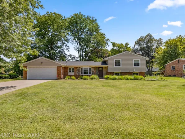 6511 Timber Ridge Dr, Bloomfield Hills, MI 48301