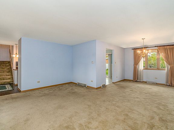 5th image of 306 E 165th St