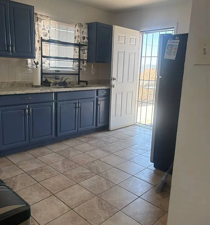 1006 W Yandell Dr #1006