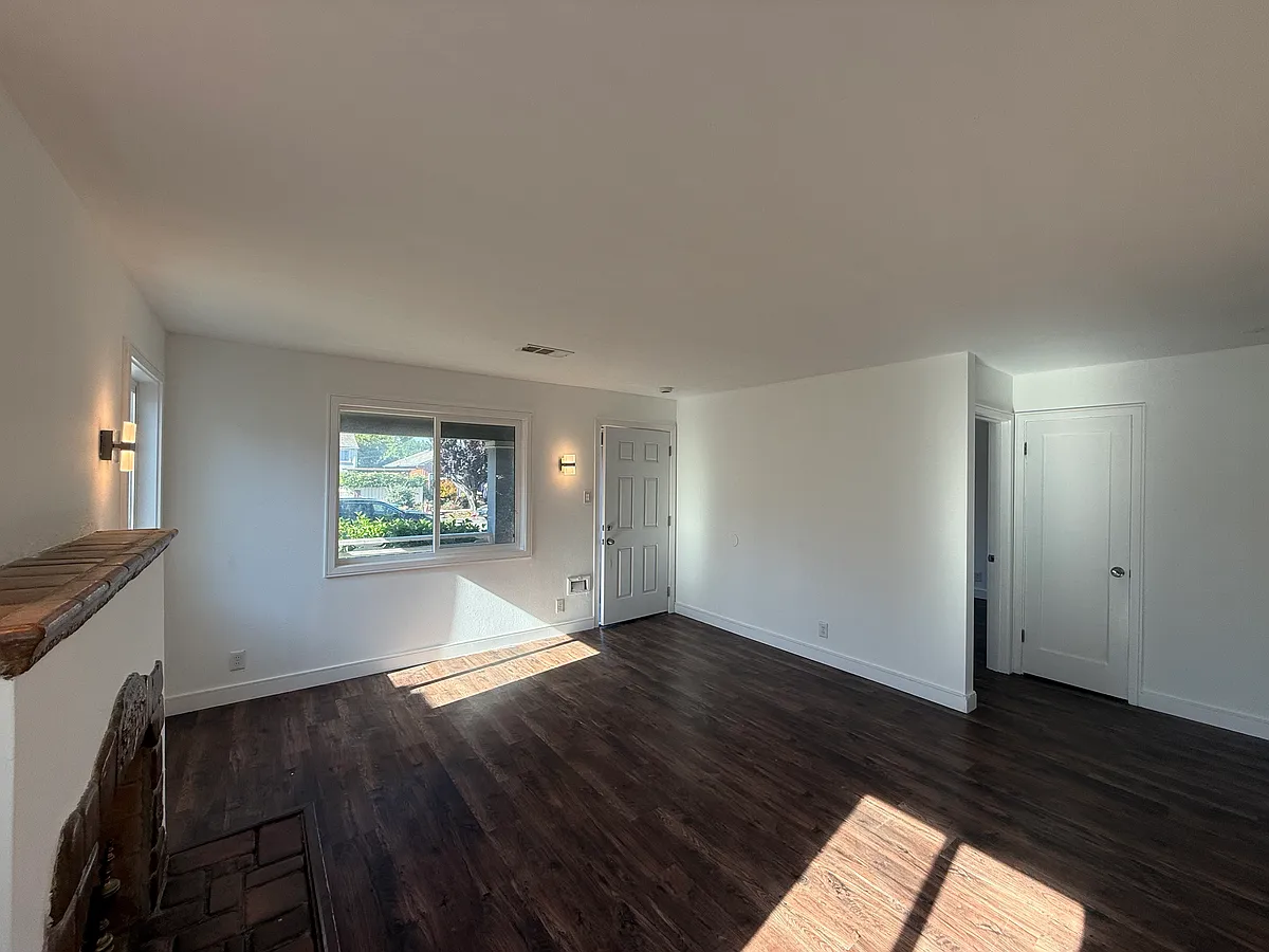 Building Photo - 1206 Sherwood Ave