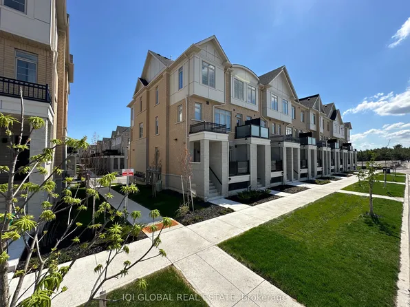 1655 Palmers Sawmill Rd #113, Pickering, ON L1X 0R3