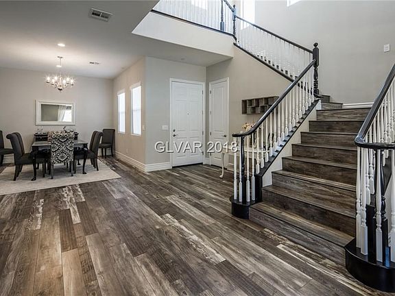 Wood laminate flooring and tile through out the home.
