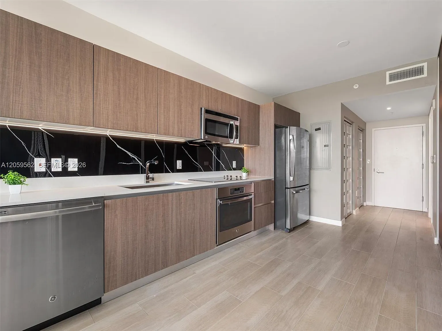 Le Parc At Brickell Condo — Photo 3