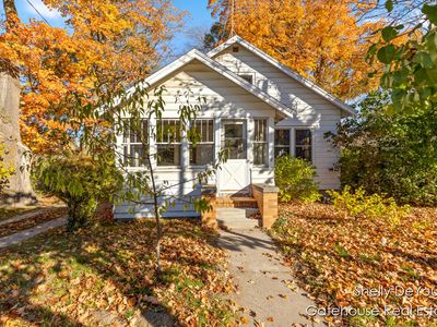 17 E Muskegon St NE, Cedar Springs, MI, 49319