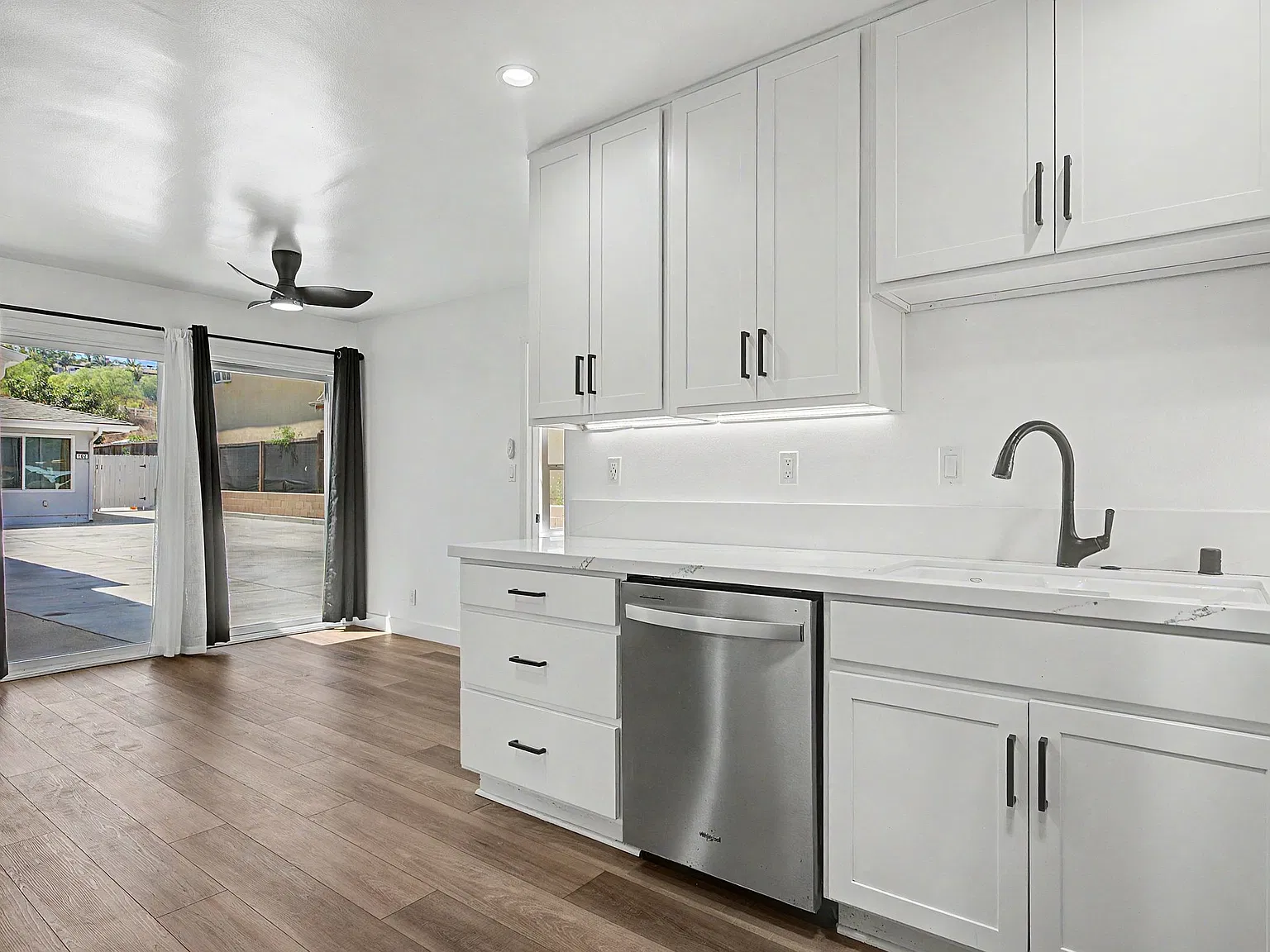 3 bed, 1240 sqft, $3,600 — Photo 3