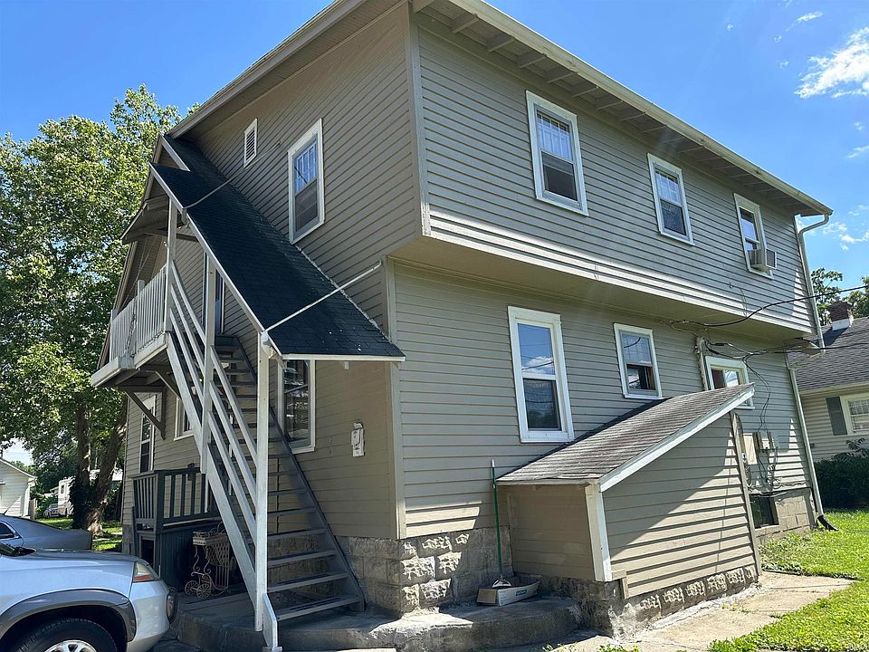 2nd image of 3106 McArthur Dr