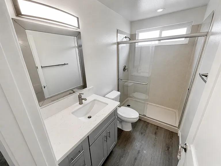 Casa Madrid Apartments — Photo 36