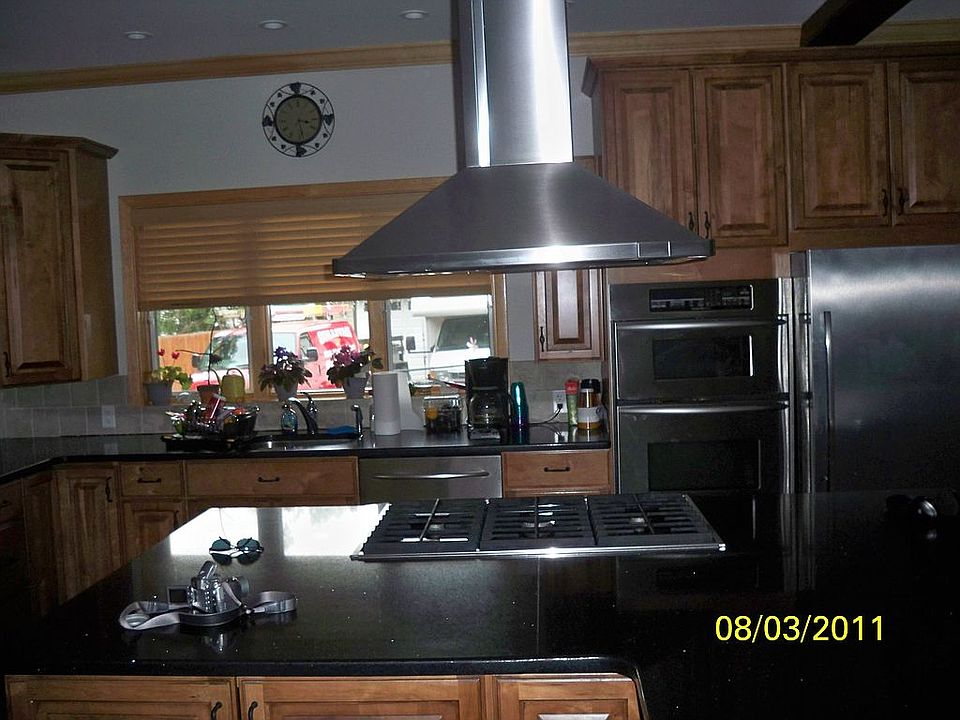 1st image of 8 Walnut Ave