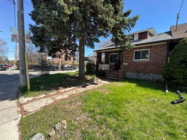 93 Oak Park Ave, Toronto, ON M4C 4M5