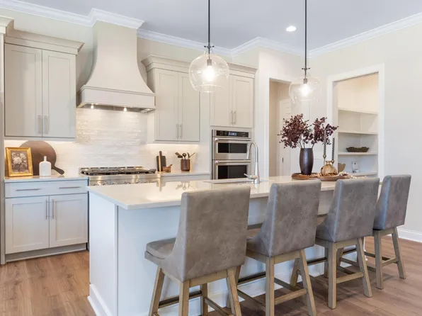 4211 Laguna Loop, Lewis Center, OH 43035