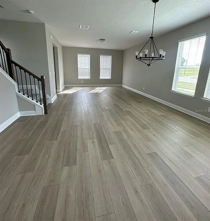 4 bed, 2.5 bath, 2114 sqft, $3,100 — Photo 4