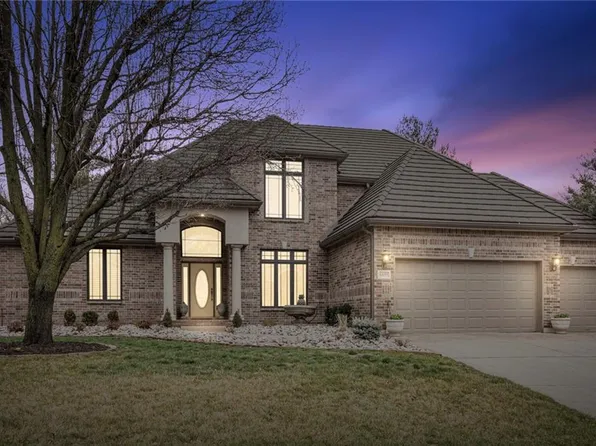 6155 Timberidge Ct, Parkville, MO 64152