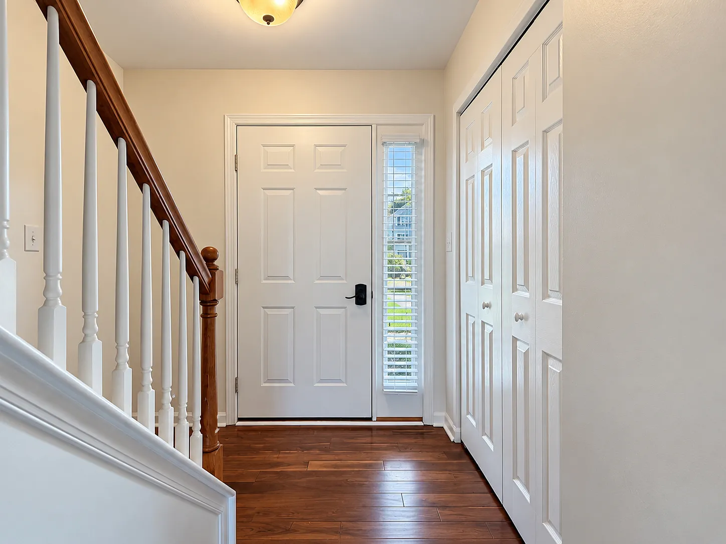 3 bed, 2.5 bath, 1924 sqft, $1,795 — Photo 2