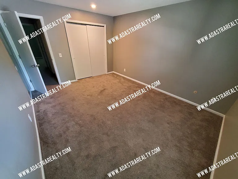 1503 E Elizabeth St — Photo 5