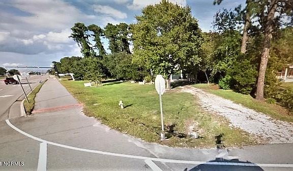 5th image of 101-105 E Westwood Road