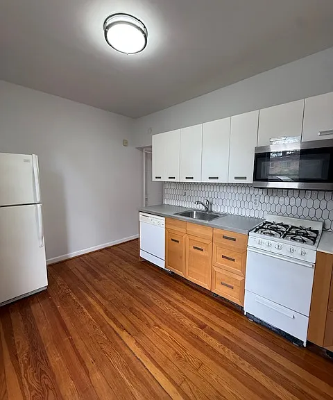 225 E Oakridge St #2 — Photo 3