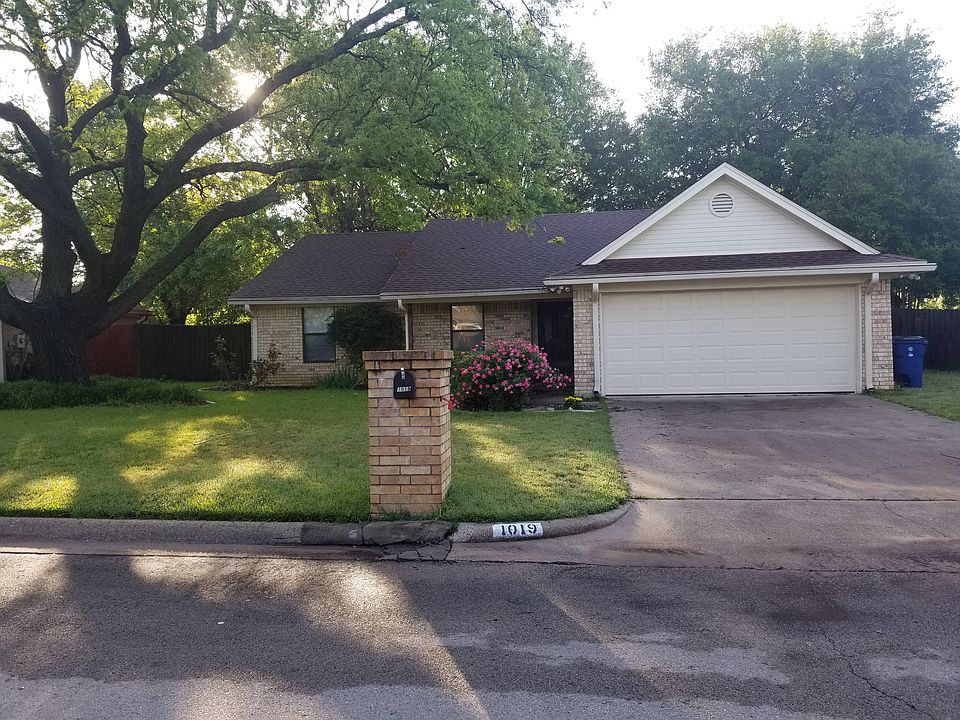 1st image of 1019 Meadowlark Ln
