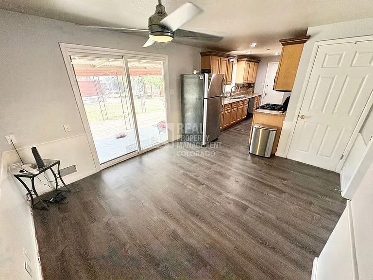 315 Galena St — Photo 4